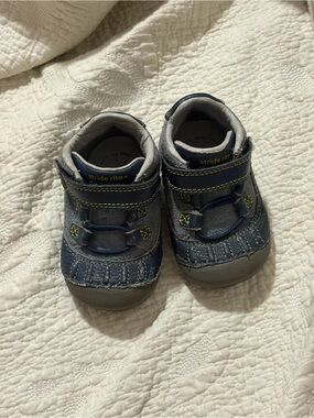 Baby size 3M Stride Rite Navy and Gray  Walker Shoes
